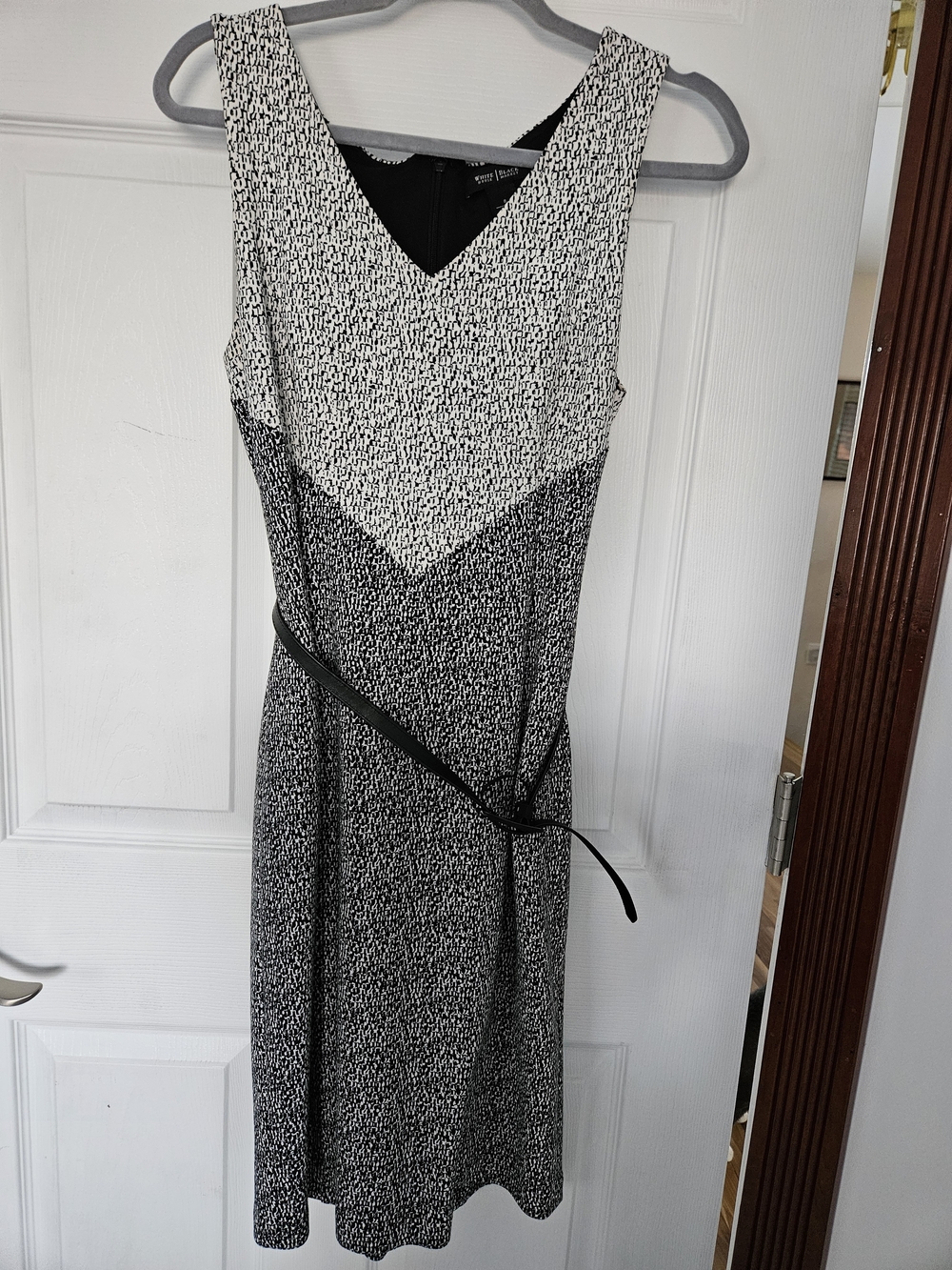 White House Black Market Black and White Sleeveless V-Neck Fit-and-Flare Dress